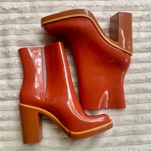 Melissa classic boot , some signs of wear and discoloration